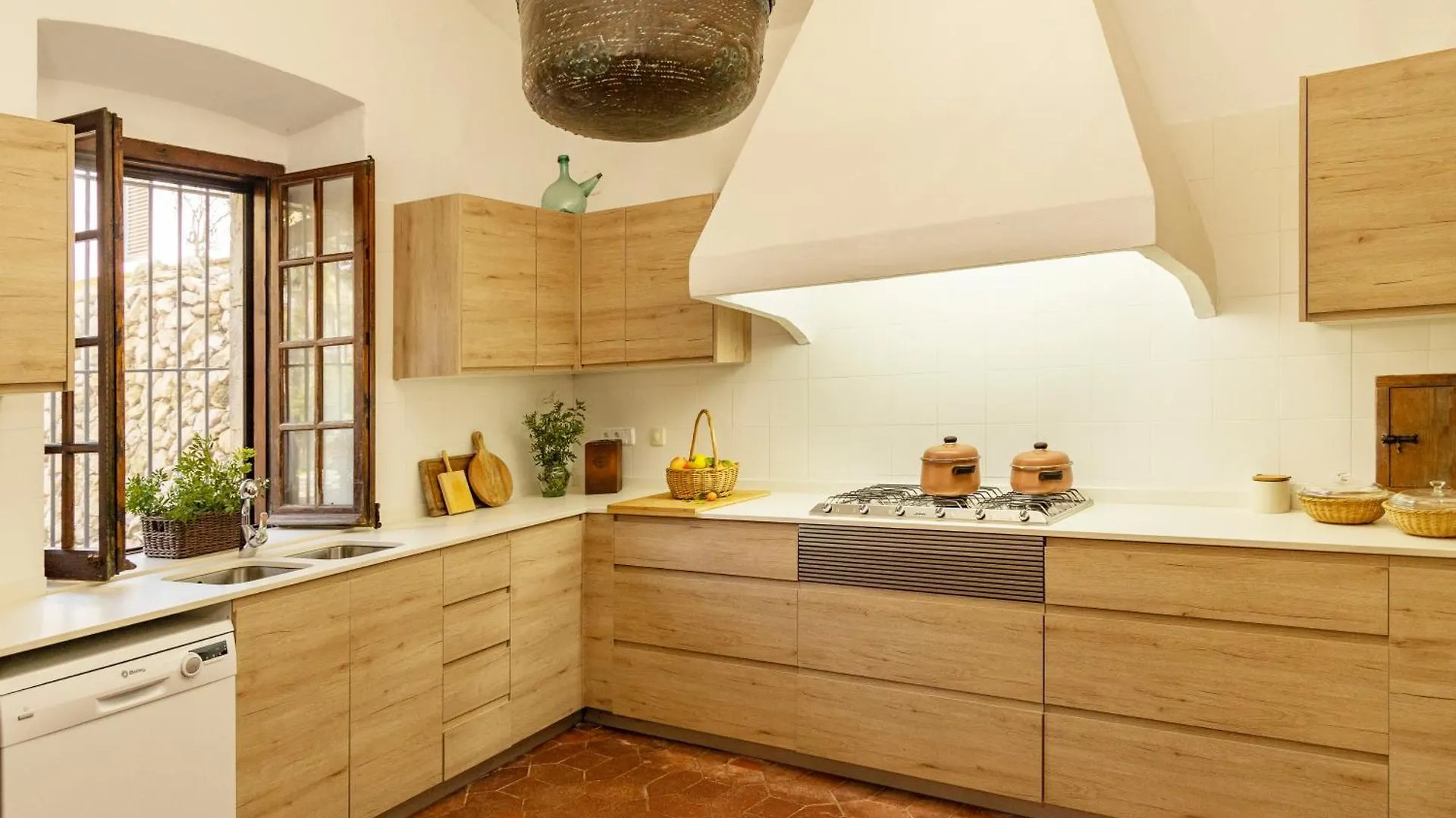 Villa Masia Sitges: Farmhouse Retreat with Vineyard Views Cubelles Spain