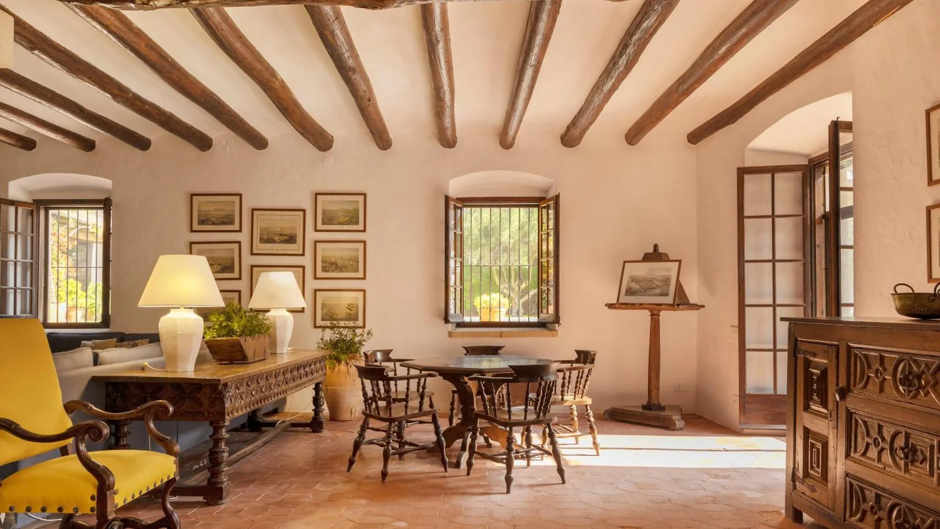 Masia Sitges: Farmhouse Retreat with Vineyard Views Cubelles 0*,  Spain