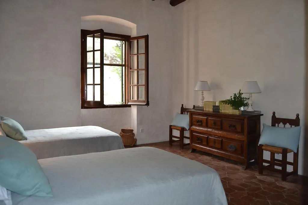 Masia Sitges: Farmhouse Retreat with Vineyard Views Cubelles
